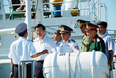 President Truong Tan Sang visits fishermen, ship's owner in Da Nang (Photo:SGGP)