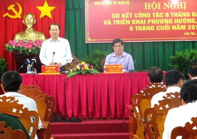 Deputy Prime Minister Vu Van Ninh states at the conference (Photo: SGGP)