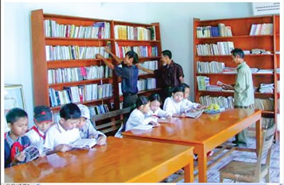 Library in Cat Van Commune , in Thanh Chuong District of the central province of Nghe An contributed by people in the country (Photo: Dau Tu Tai Chinh)