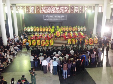 The memorial service for 18 soldiers who lost their lives in a military helicopter crash was held on July 11 (Photo: SGGP)