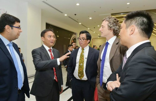 Architect Kent Lui introduces the future hotel to visitors in the ground-breaking ceremony on July 12th.