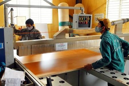 School equipment is manufactured at the Hong Duc Education Equipment JSC in Thanh Hoa Province. The Ministry of Finance plans to erase tax dues, associated interests and overdue charges worth VND6.53 trillion (US$297 million) for struggling enterprises. — VNA/VNS Photo Danh Lam