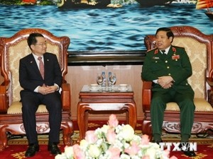 Defence Minister Phung Quang Thanh receives RoK Deputy Minister of National Defence Baek Seung Joo (Source: VNA)