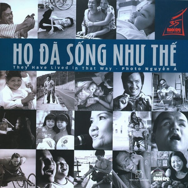 Photo book titled Ho Da Song Nhu The (They Lived Like That)