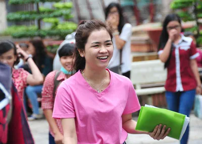 Thí sinh dự thi vào ĐH Sài Gòn sau giờ thi môn Toán. Ảnh: Mai Hải