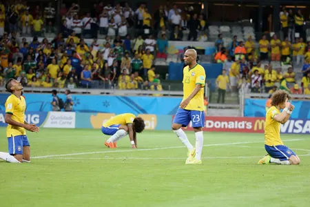 Đội tuyển Brazil gục ngã bẽ bàng ngay trên sân nhà.
