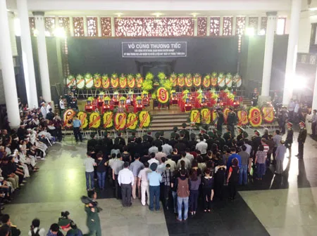 Lễ tang trọng thể 18 cán bộ chiến sỹ trong vụ rơi máy bay