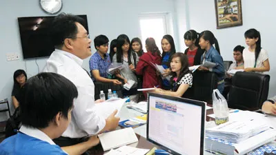 Hơn 261.000 thí sinh làm thủ tục dự thi ảnh 3