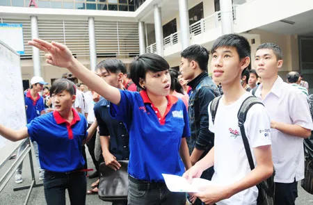 Hơn 261.000 thí sinh làm thủ tục dự thi ảnh 2