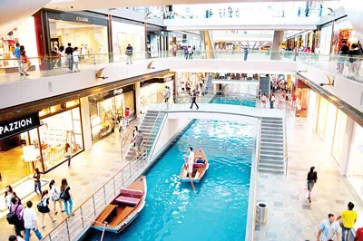 Du lịch mùa “sale off” hút khách tại TST Tourist