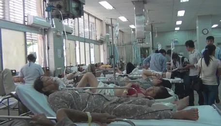 Xe khách tông xe tải trên cao tốc TPHCM – Trung Lương: Ít nhất 4 người chết, 6 người người bị thương ảnh 4