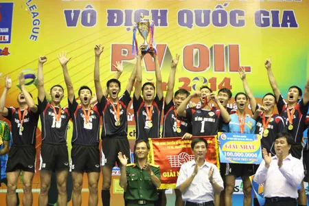 Thể Công-BĐ 15 đã mừng kỷ niệm 60 năm thành lập bằng ngôi vô địch một cách xứng đáng. Ảnh: Dũng Phương