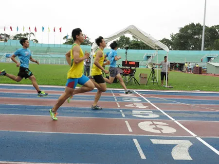 Hệ thống ghi thành tích điện tử mới được các VĐV thử nghiệm.