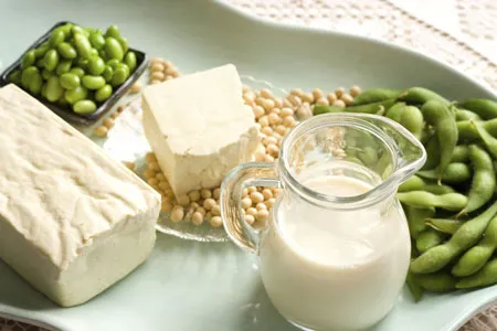 Sữa đậu nành tiếp tế chất đạm Lecithin giúp cho vết thương mau lành.