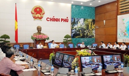 The purchase and repair of the second hand Floating Dock 83M causing heavy loss at Vinalines (Photo: SGGP)Prime Minister Nguyen Tan Dung meets with relevant ministries and agencies along with authorities in Ha Noi to seek every possible way to remove difficulties for projects at the Hoa Lac Hi-tech Park and the Viet Nam National University in Ha Noi.— VNA/VNS Photo Duc Tam