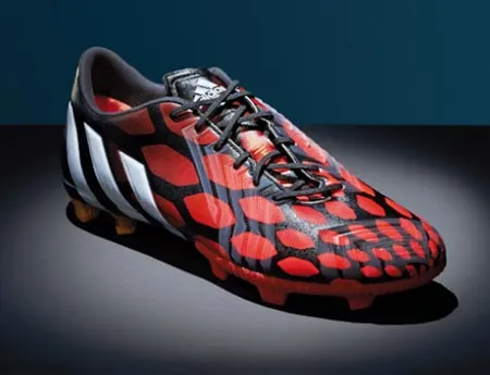 Adidas kỉ niệm 20 năm ngày ra mắt đôi giày kinh điển Predator