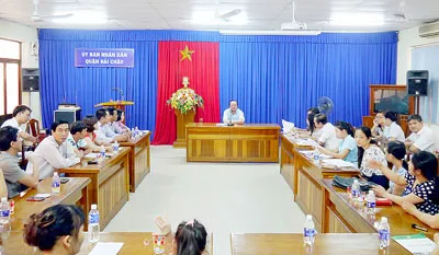 Không cư trú thường xuyên, miễn học đúng tuyến