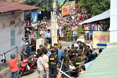 Dàn cảnh khống chế con tin để tống tiền