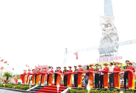 Lễ khánh thành Tượng đài chiến thắng Thượng Đức do Vietcombank tài trợ