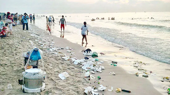 Bãi biển đầy rác