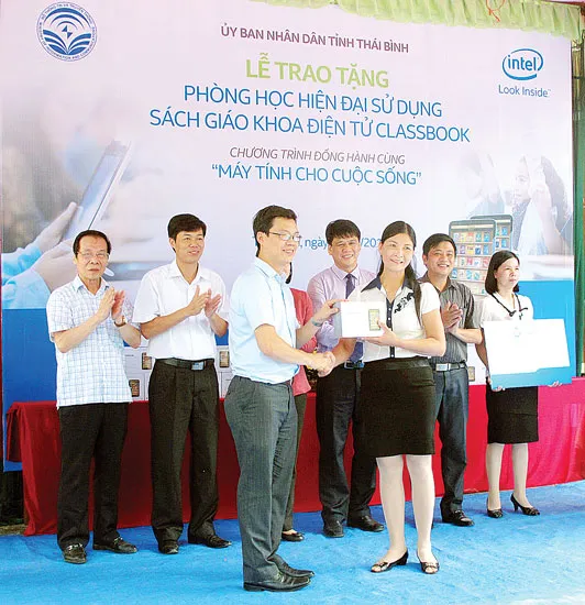 Intel Việt Nam trao tặng “Phòng học hiện đại” tại tỉnh Thái Bình