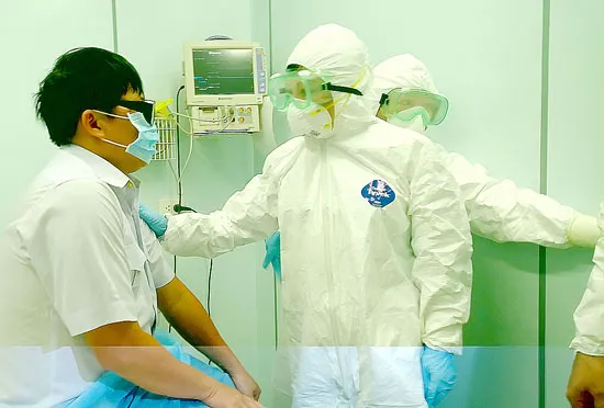 “Trực chiến”ứng phó dịch Ebola
