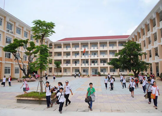 Trường lớp xây nhiều vẫn thiếu