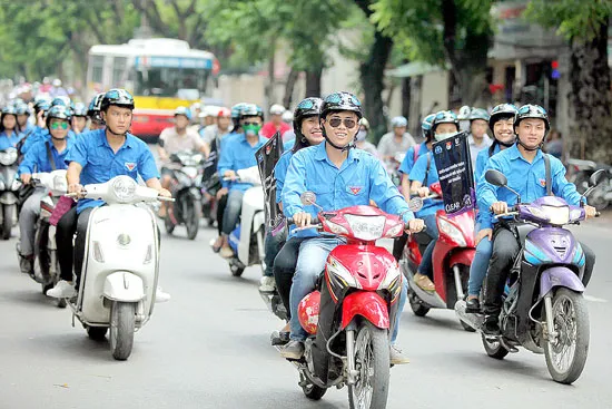 Tổ chức chiến dịch truyền thông: Toàn dân đội nón bảo hiểm đạt chuẩn