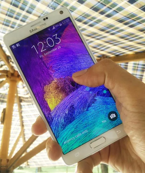 Galaxy Note 4: Êm tay, mát mắt