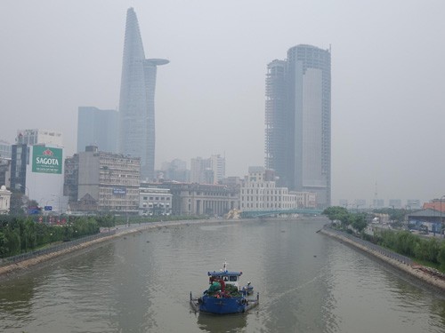 Fog covers HCMC's downtown on October 16