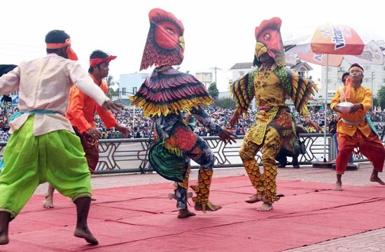 An art performance of Khmer athnic group (Photo:SGGP)