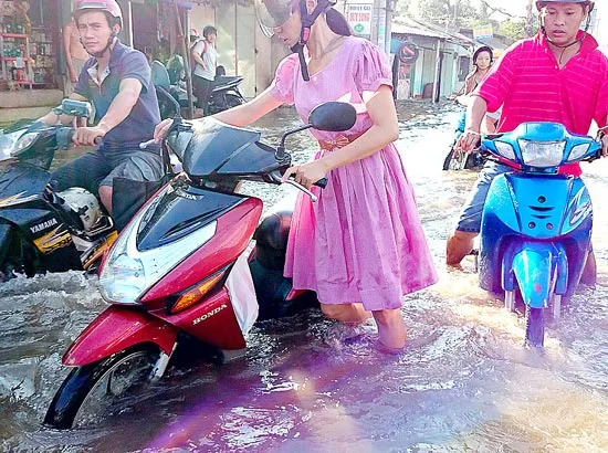Vì sao cứ mưa là ngập?