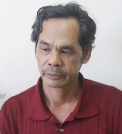 Dùng búa giết vợ  mới đính hôn