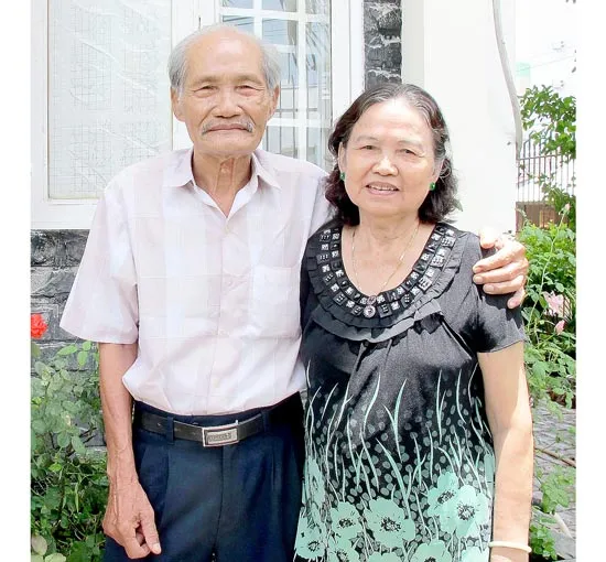 Bài 3: Trong đỏ, vỏ xanh