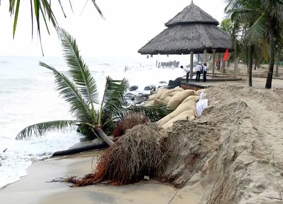 Quảng Nam: Bãi tắm đẹp nhất Hội An bị “xóa sổ”