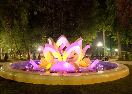 Hà Nội: Hoàn thành đài phun nước gắn gốm bông sen vàng