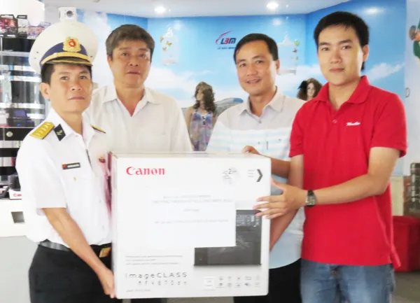 Chương trình Vững lòng Biển đảo: Tặng tiểu đoàn Rada 551 máy in đa năng