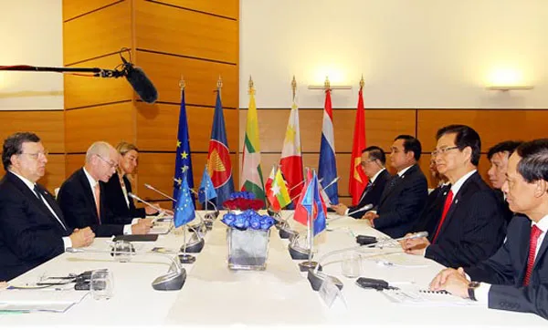 Thủ tướng Nguyễn Tấn Dũng tham dự ASEM 10