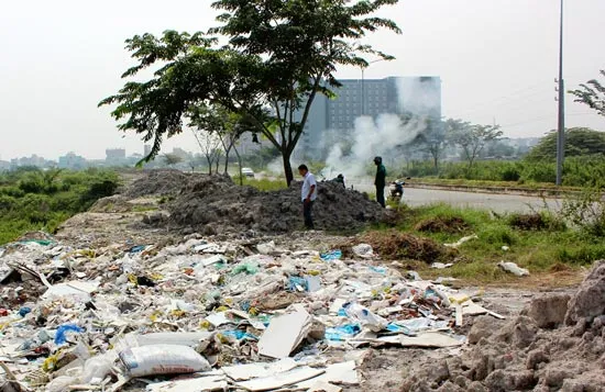 Xử lý rác khu vực giáp ranh: Chuyện không dễ