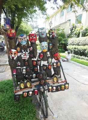 Chuyện kể từ những chiếc mặt nạ ảnh 4