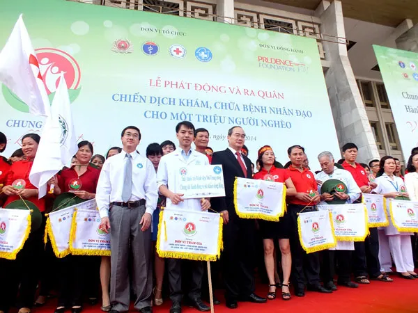 Ra quân chiến dịch khám chữa bệnh nhân đạo lớn nhất năm 2014
