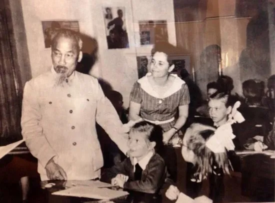 Trưng bày nhiều hiện vật quý về Chủ tịch Hồ Chí Minh với nước Nga