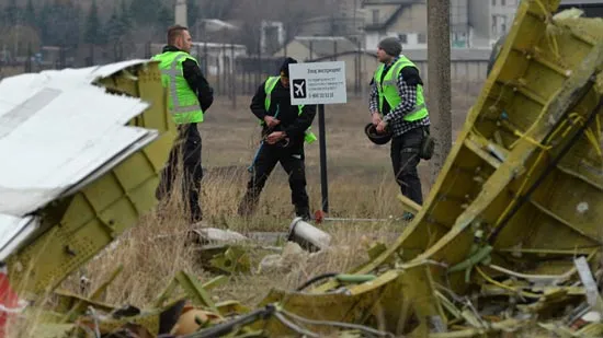 Phát hiện máy bay quân sự bay cùng chặng với MH17