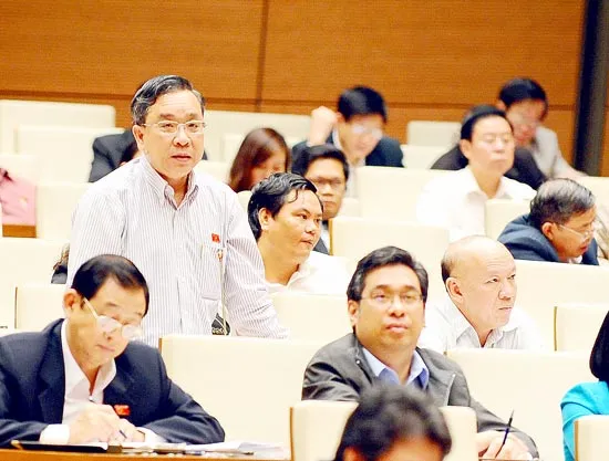 Thẳng thắn chất vấn, truy đến cùng sự việc