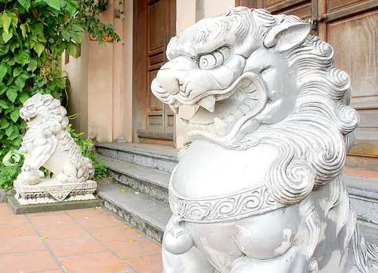 Nhức nhối linh vật ngoại lai