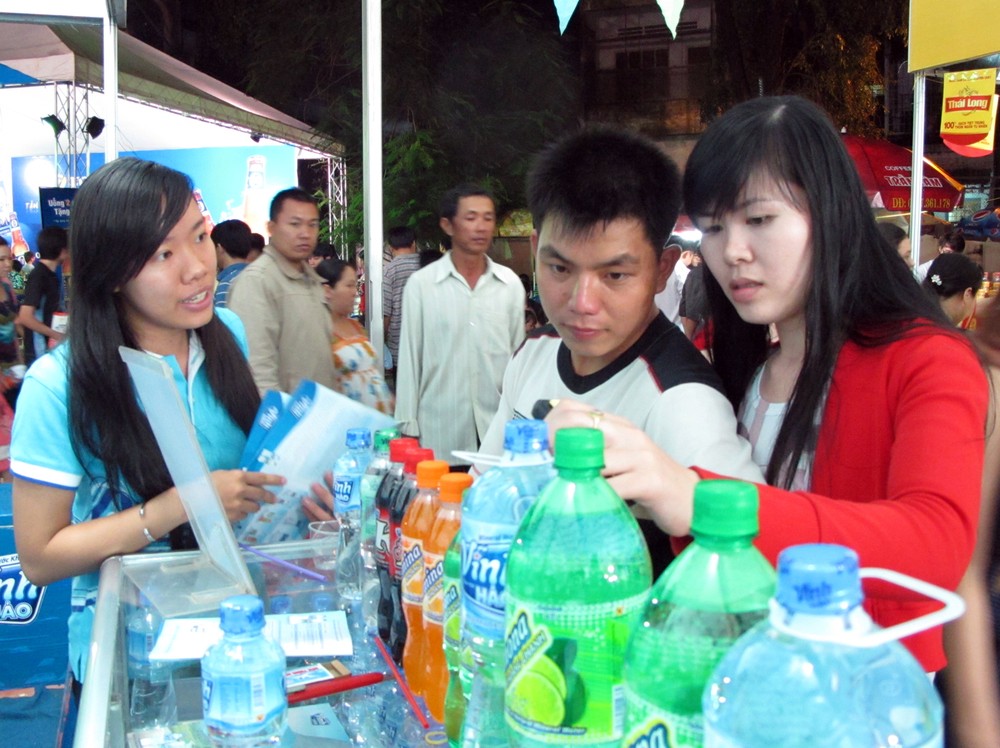At a Vietnamese high quality goods fair organized in Dong Nai by Business Association (Source: DNB)