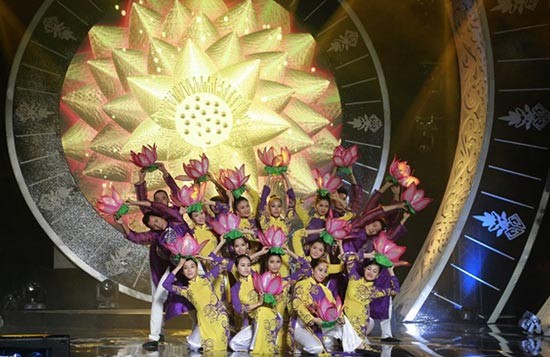 A dancing performance in the opening ceremony of the 34th National Television Festival (Photo: Sggp)