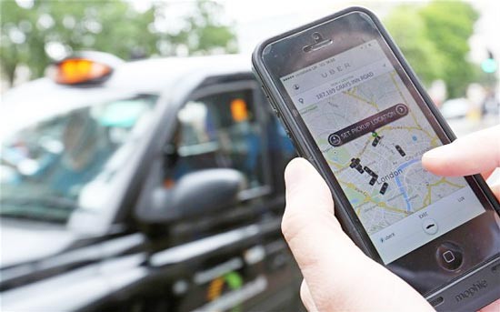 Transport Ministry asks Uber app taxi service to sign contracts with licensed transport companies in Vietnam