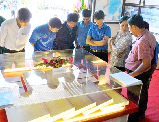 Exhibition on Spratly and Paracel Islands was held in Phu Quoc (Photo: SGGP)