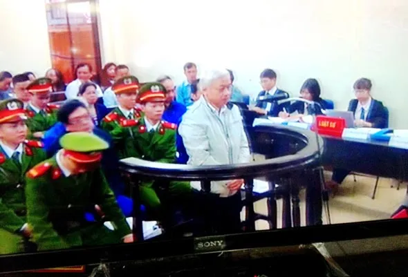 “Bầu” Kiên ký và gửi đơn khiếu nại ngay tại tòa